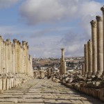 Cardo Maximus at Jerash, looking north (Zairon / Wikimedia)