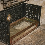 "Judgement Gate" threshold displayed under glass (© Stanislao Lee - CTS)