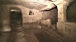 Interior of the family tomb in Salome's Cave. (©️Emil Eljam / Israel Antiquities Authority)