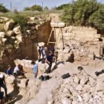 Excavations in the forecourt of Salome’s Cave (©️Emil Eljam / Israel Antiquities Authority)