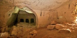 The elaborate family tomb in Salome's Cave. (©️Emil Eljam / Israel Antiquities Authority)