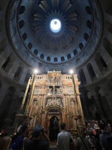 The Holy Sepulchre dome towering over the edicule containing the Tomb of Christ (Fiona Wilson-Taylor / Seetheholyland.net)